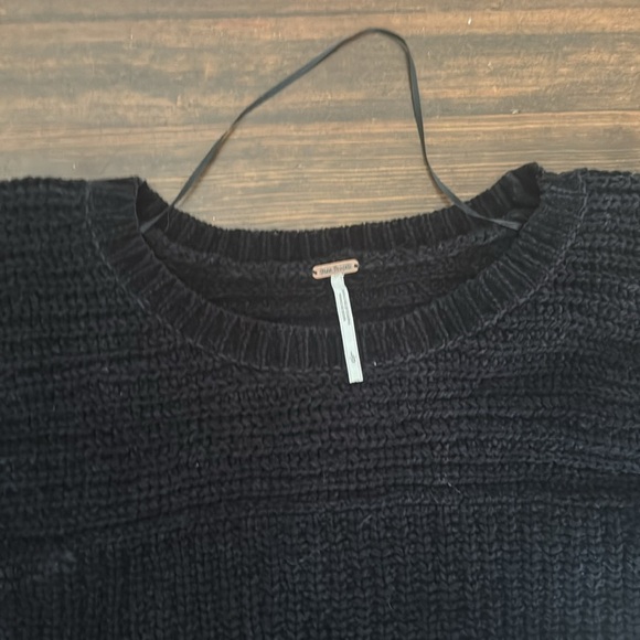 Free People Women's Cable Crew Sweater New with Tags - Picture 2 of 10